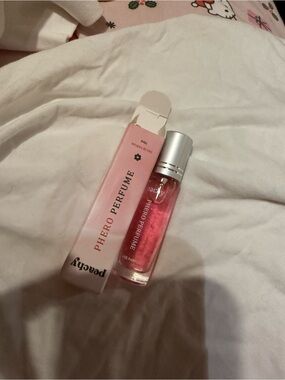 Peachy Phero Perfume Rollerball – Pink
